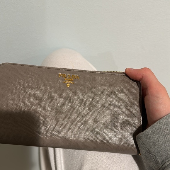NIB Prada Saffiano Continental Wallet - Picture 7 of 9